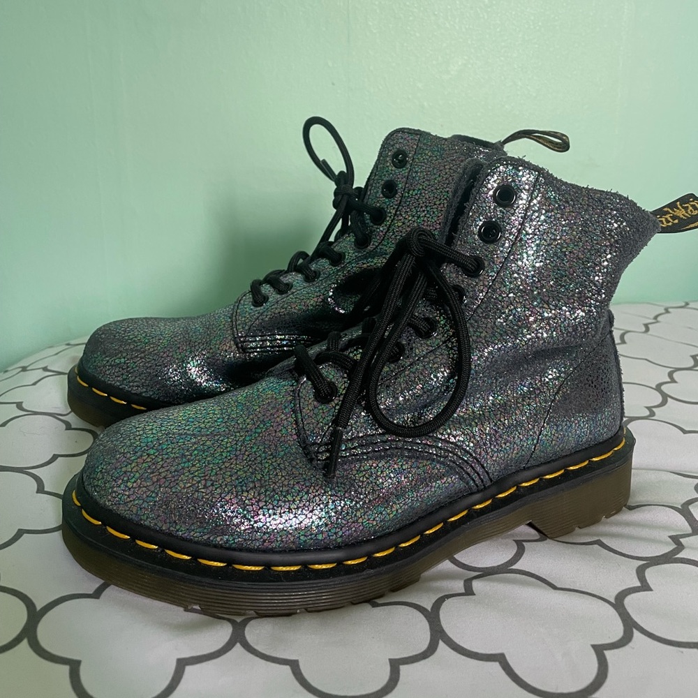 Dr Martens rainbow size 7